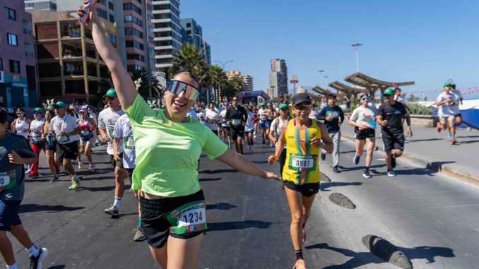 Corrida Navide&ntilde;a uni&oacute; a m&aacute;s de 2 mil personas en torno al deporte y la vida sana en la costanera de Antofagasta
