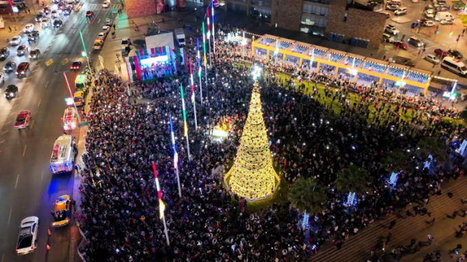 M&aacute;s de 2 mil personas fueron parte de la fiesta del encendido del &Aacute;rbol de Navidad en Antofagasta