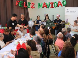 Estudiantes universitarios realizan bingo navide&ntilde;o a personas mayores en capilla Andacollo de Antofagasta