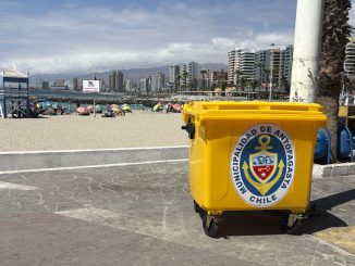 Municipio de Antofagasta instala 120 nuevos basureros de cara a la temporada estival