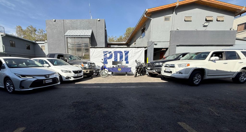 PDI desarticula grupo familiar dedicado a extorsiones bajo modalidad “Gota a Gota” en Calama PDI desarticula grupo familiar dedicado a extorsiones bajo modalidad “Gota a Gota” en Calama