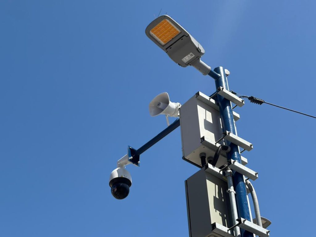 Ponen en funcionamiento postes de seguridad inteligentes en el centro de Antofagasta