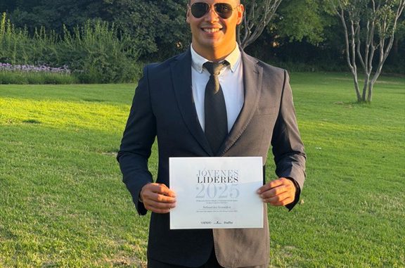 Antofagastino Sebasti&aacute;n Gonz&aacute;lez es reconocido entre los &ldquo;100 J&oacute;venes L&iacute;deres 2025.