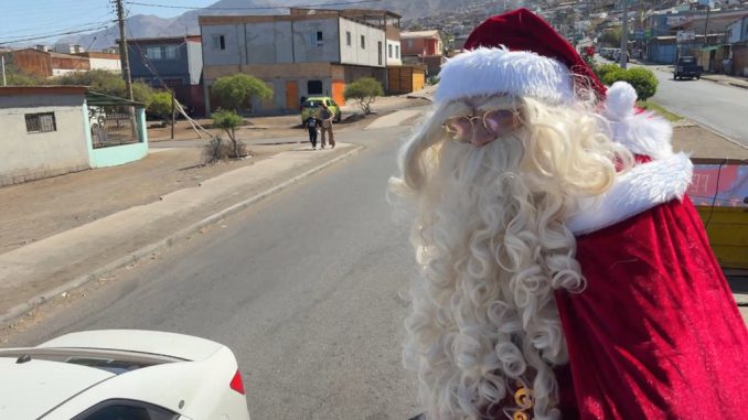 Antofagasta: Caravana Municipal de Navidad recorre la comuna para entregar regalos a 25 mil ni&ntilde;os