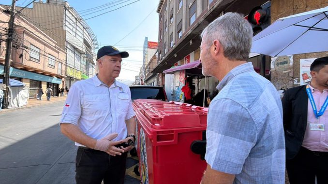 Comienza instalaci&oacute;n de contenedores de basura en el centro de la ciudad de Antofagasta