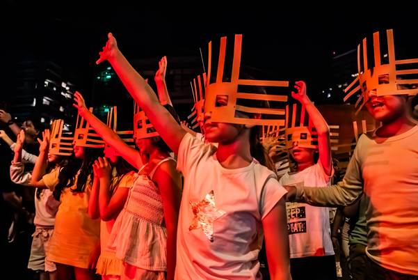 El Festival Internacional Antof a Mil 2026 se despide con un sello identitario nortino, integrando a las comunidades y una convocatoria de más de 20.000 espectadores en la región El Festival Internacional Antof a Mil 2026 se despide con un sello identitario nortino, integrando a las comunidades y una convocatoria de más de 20.000 espectadores en la región