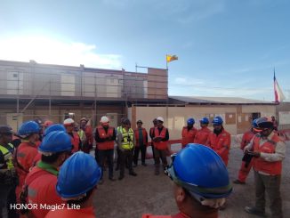 En faena minera en Antofagasta : Trabajadores denuncian despido masivo por apoyar a sus compa&ntilde;eros afectados por incendios