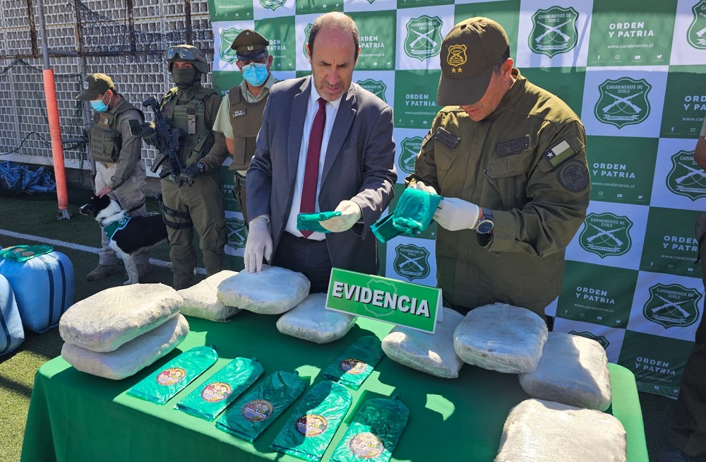 Antofagasta: incautan más de una tonelada de marihuana y casi 650 kilos de hoja de coca en controles en ruta