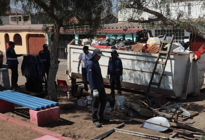 Antofagasta: Nuevo operativo de aseo en Villa Punta Angamos contó con importante apoyo de vecinos