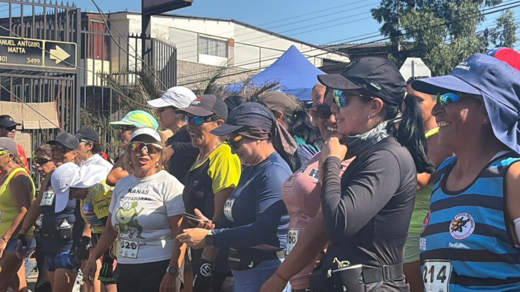 Más de 400 corredores conquistaron la cima del cerro El Ancla en el aniversario 147 de Antofagasta Más de 400 corredores conquistaron la cima del cerro El Ancla en el aniversario 147 de Antofagasta