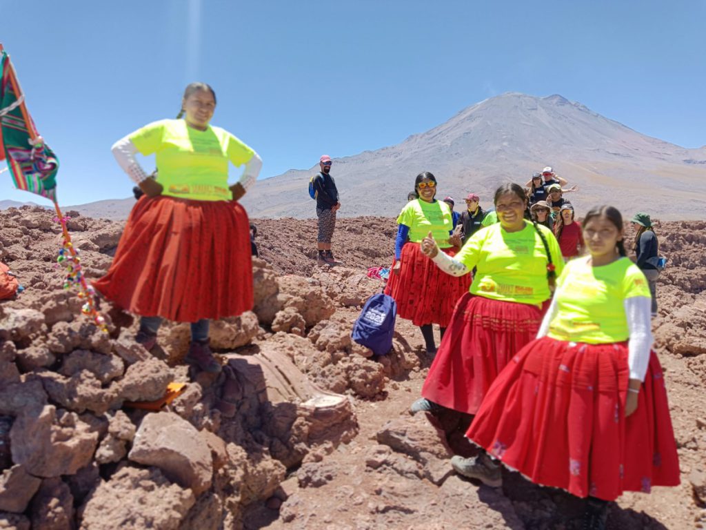 Las Cholitas Escaladoras realizarán ascensos y actividades de Alta Montaña en San Pedro de Atacama Las Cholitas Escaladoras realizarán ascensos y actividades de Alta Montaña en San Pedro de Atacama