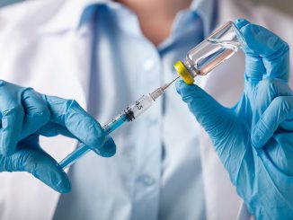 Cient&iacute;fica de la UA destaca la vacunaci&oacute;n como la estrategia de salud p&uacute;blica m&aacute;s efectiva para prevenir enfermedades
