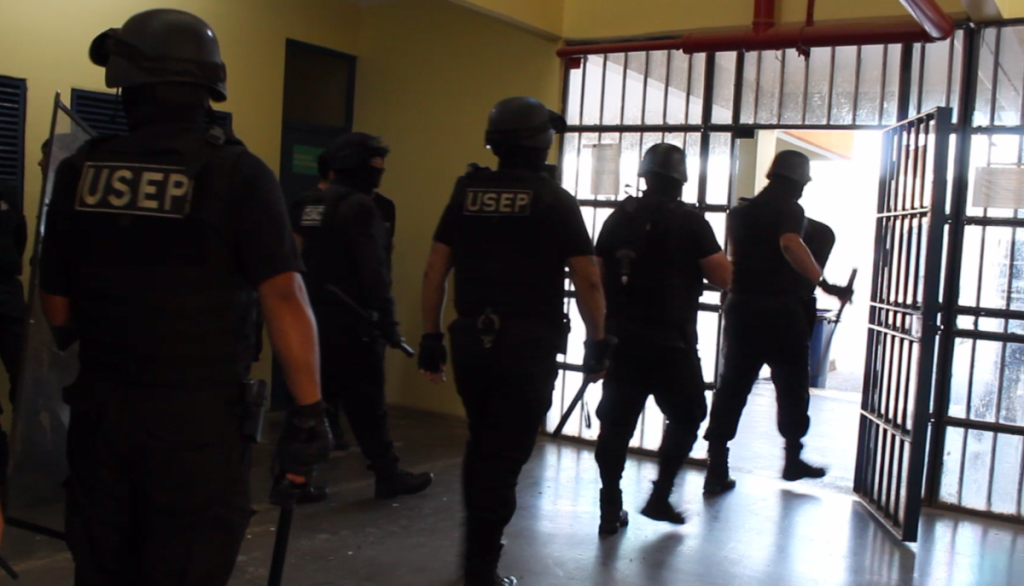 Antofagasta: masivos allanamientos en cárceles dejan al descubierto armas hechizas y celulares ocultos Antofagasta: masivos allanamientos en cárceles dejan al descubierto armas hechizas y celulares ocultos