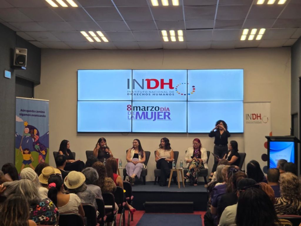 INDH de Antofagasta realizó conversatorio por el 8M en que abordó brechas que afectan los derechos de las mujeres de la región
