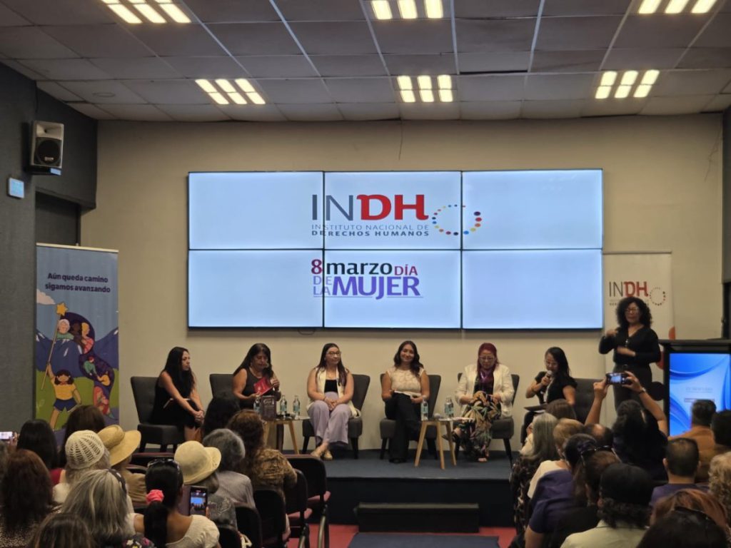 INDH de Antofagasta realizó conversatorio por el 8M en que abordó brechas que afectan los derechos de las mujeres de la región