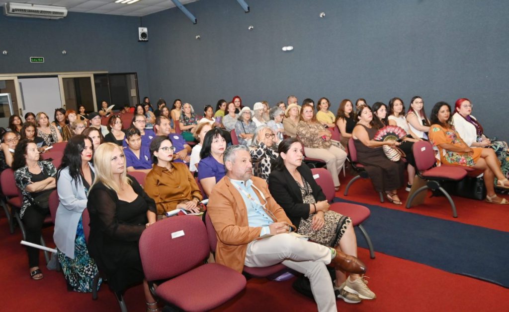 INDH de Antofagasta realizó conversatorio por el 8M en que abordó brechas que afectan los derechos de las mujeres de la región