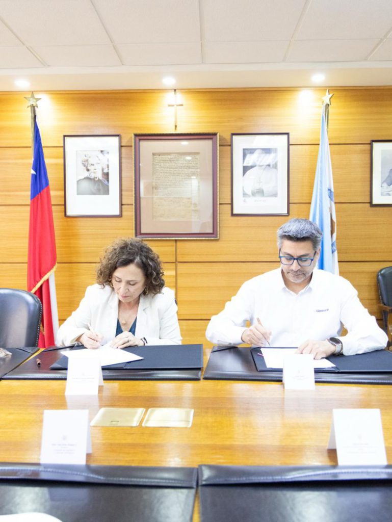 UCN y Albemarle sellan alianza estratégica para impulsar el desarrollo del litio en Antofagasta