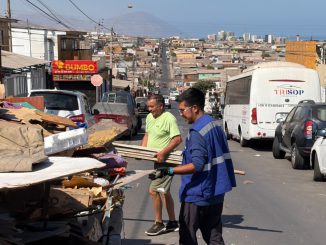 Municipio de Antofagasta impulsa hasta tres operativos semanales para retirar enseres y “cachureos” en los barrios