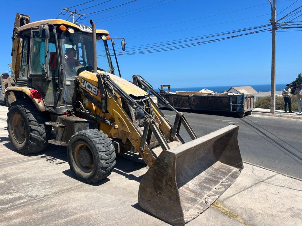 Alcalde Razmilic fija meta de aumentar en 30% los operativos de limpieza en Antofagasta durante 2026