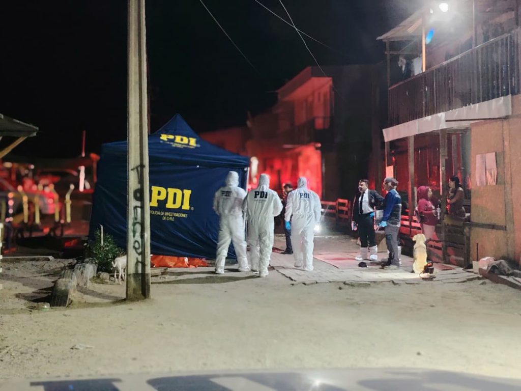 Hallan cadáver con heridas cortopunzantes en campamento de Mejillones: PDI investiga homicidio