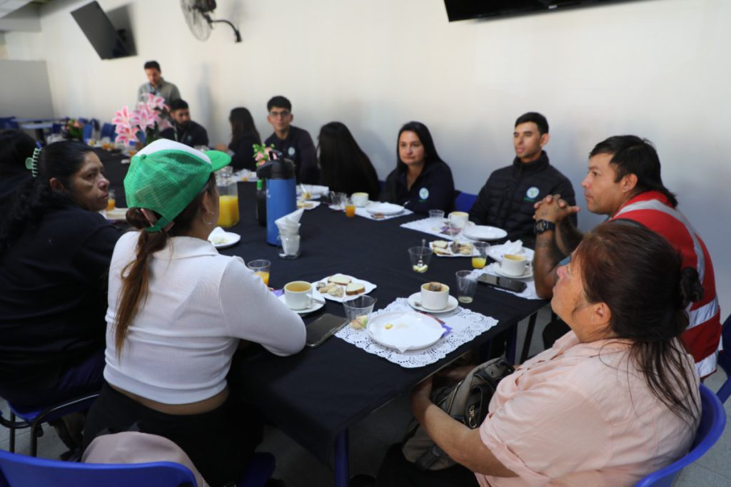 Municipalidad de Antofagasta y Resimple destacan labor de recicladores que trabajan en la ciudad Municipalidad de Antofagasta y Resimple destacan labor de recicladores que trabajan en la ciudad