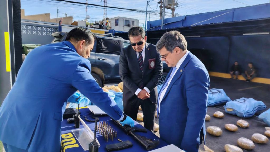 Despliegue en frontera permite incautación de droga, armamento y vehículos con encargo por robo