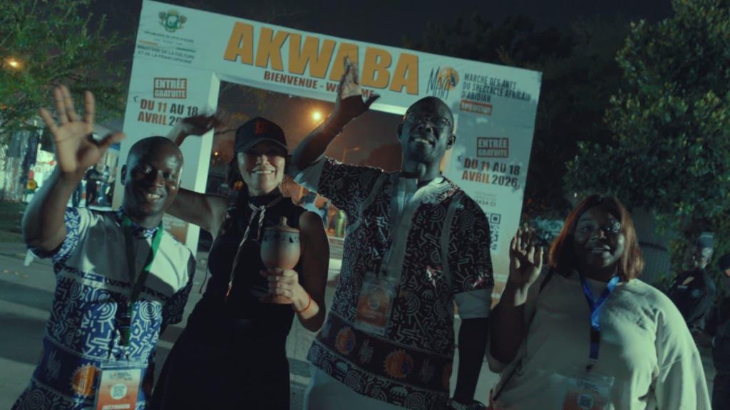 La Huella Teatro giró por África con su espectáculo “Ckuri, Limpiadores de Pueblos”