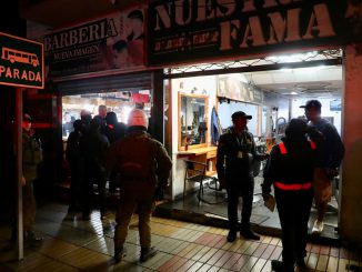 Municipalidad de Antofagasta da puntapi&eacute; inicial a fiscalizaciones nocturnas de barber&iacute;as