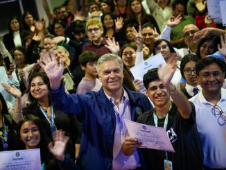 Alcalde de Antofagasta anuncia aumento de 400 a 600 millones de pesos en becas municipales para estudiantes