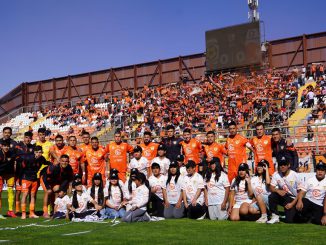 Ni&ntilde;os y ni&ntilde;as de Ollag&uuml;e compartieron con plantel de Cobreloa gracias a convenio con Minera El Abra