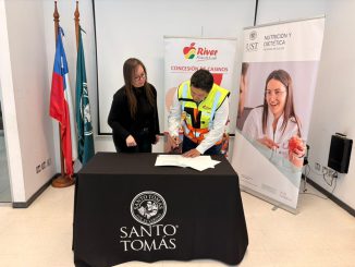 Casinos River firma convenio con Nutrici&oacute;n y Diet&eacute;tica de la Universidad Santo Tom&aacute;s Antofagasta