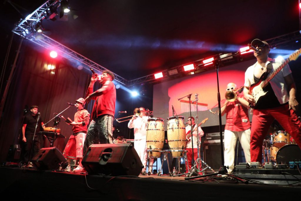 Municipio de Antofagasta celebró el Día de la Madre con música, entretención y emprendedoras locales Municipio de Antofagasta celebró el Día de la Madre con música, entretención y emprendedoras locales
