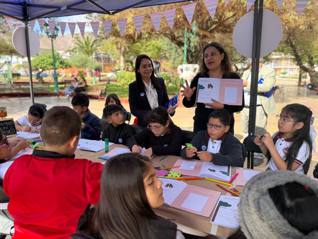 Niños y niñas conectan con la lectura desde su entorno en Taltal y Quillagua