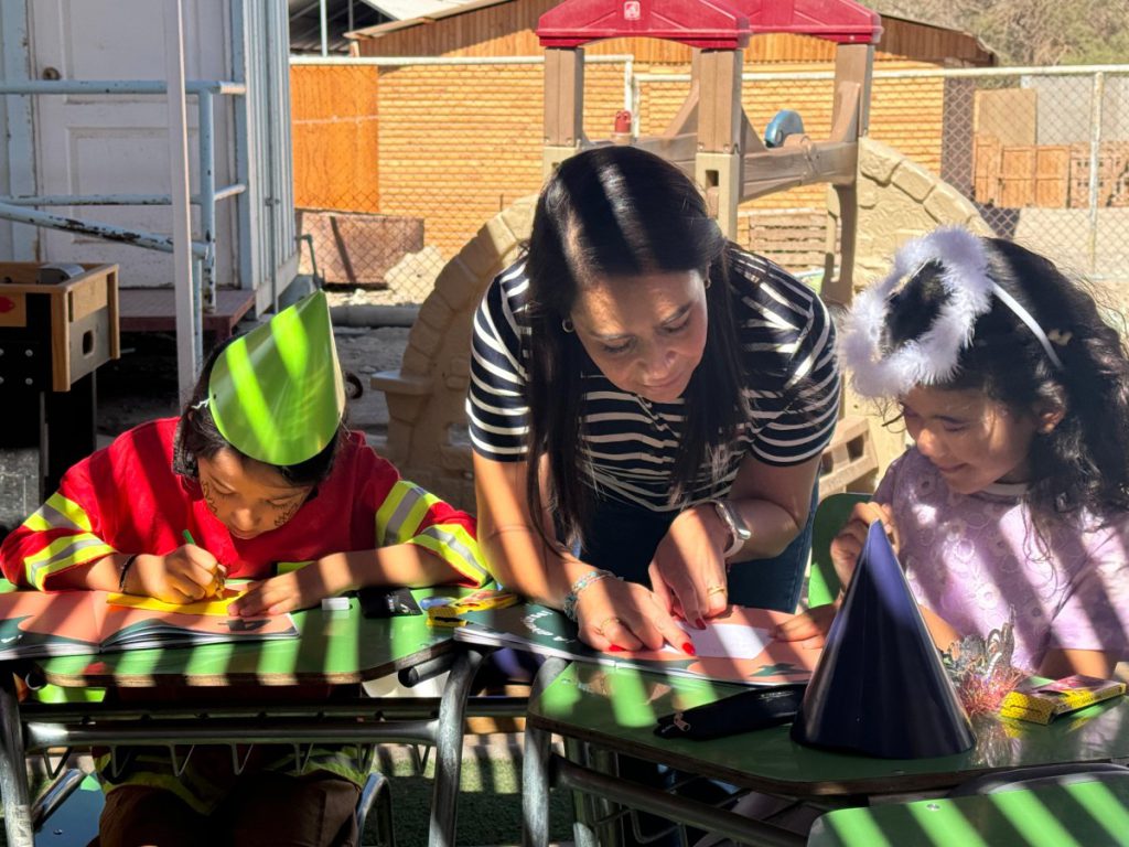 Niños y niñas conectan con la lectura desde su entorno en Taltal y Quillagua