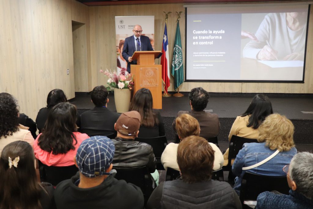Personas mayores participaron en inédito encuentro de clínicas jurídicas en Antofagasta Personas mayores participaron en inédito encuentro de clínicas jurídicas en Antofagasta