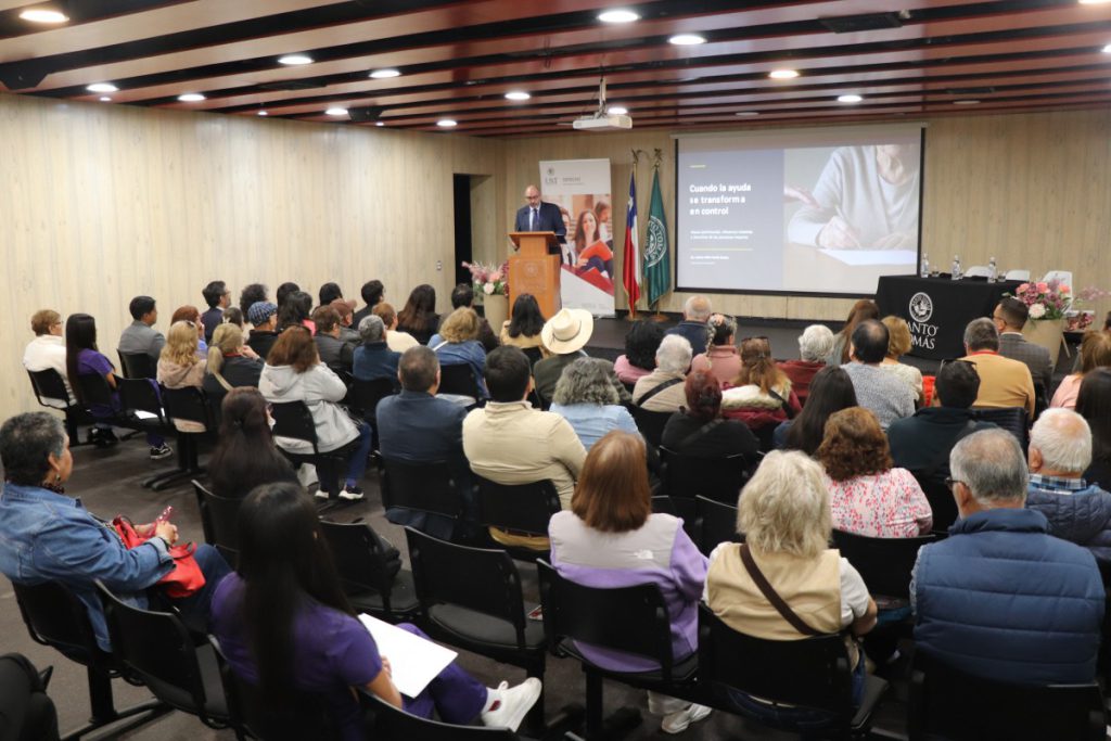 Personas mayores participaron en inédito encuentro de clínicas jurídicas en Antofagasta Personas mayores participaron en inédito encuentro de clínicas jurídicas en Antofagasta