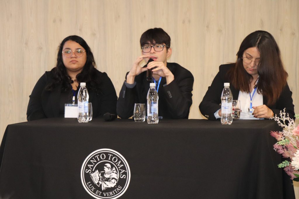 Personas mayores participaron en inédito encuentro de clínicas jurídicas en Antofagasta Personas mayores participaron en inédito encuentro de clínicas jurídicas en Antofagasta