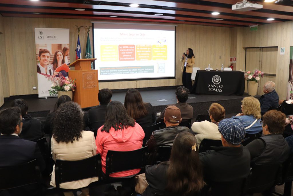 Personas mayores participaron en inédito encuentro de clínicas jurídicas en Antofagasta Personas mayores participaron en inédito encuentro de clínicas jurídicas en Antofagasta