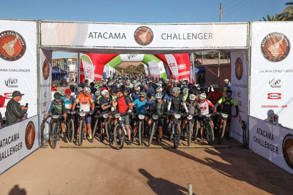 San Pedro de Atacama: Atacama Challenger 2026 llegó hasta la base del volcán Licancabur en una extenuante segunda etapa