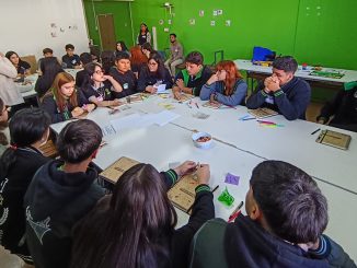 Adolescentes de Antofagasta analizan el impacto de las redes sociales y los entornos digitales