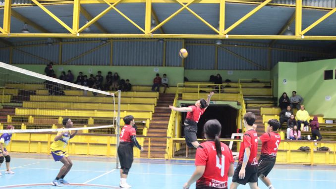 Estudiantes de Tocopilla participan en el campeonato &ldquo;V&oacute;ley Conecta 2.0&rdquo; del HPV de Junaeb