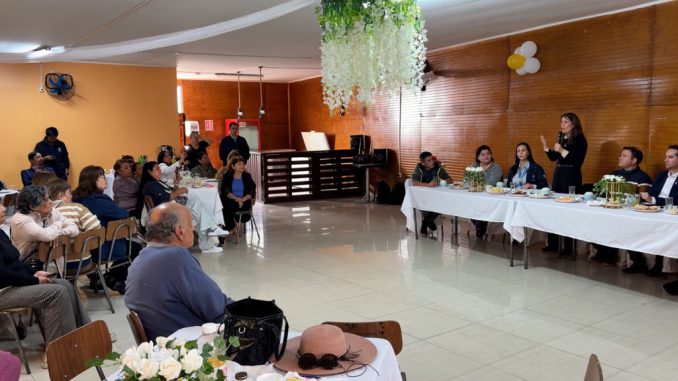 Primera dama se re&uacute;ne con dirigentes vecinales de Antofagasta y destaca el compromiso de las organizaciones territoriales
