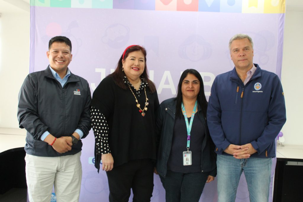 Servicios Médicos de Junaeb en Antofagasta: cerca de 3 mil estudiantes beneficiados con atención oftalmológica