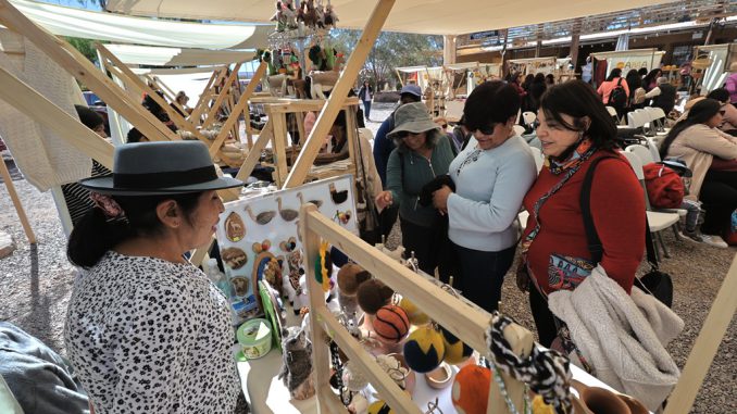 Econom&iacute;a, g&eacute;nero y cultura: lanzan Escuela Lickau Emprendedoras en la comuna de San Pedro de Atacama