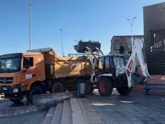 Regi&oacute;n de Antofagasta: Retiran 14 rucos y m&aacute;s de 18 toneladas de material desde Plaza Bicentenario