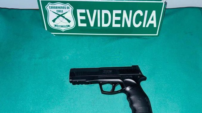 Cámaras de seguridad municipales monitoreando las calles de Antofagasta durante la noche.