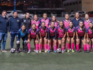 Equipo de fútbol femenino Changas FC celebrando su décimo aniversario en Antofagasta