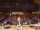 El comediante Don Carter durante una presentación en vivo