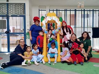 Niños participando en actividades pedagógicas dentro de un jardín infantil de Fundación Integra en Antofagasta