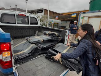 Equipos municipales de Antofagasta realizando labores de despliegue en terreno ante pronóstico de lluvias.